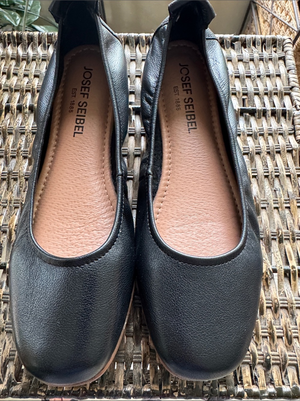 Josef Seibel Fenja Women's Black Leather Slip-On Ballet Flats size 38 7-7.5